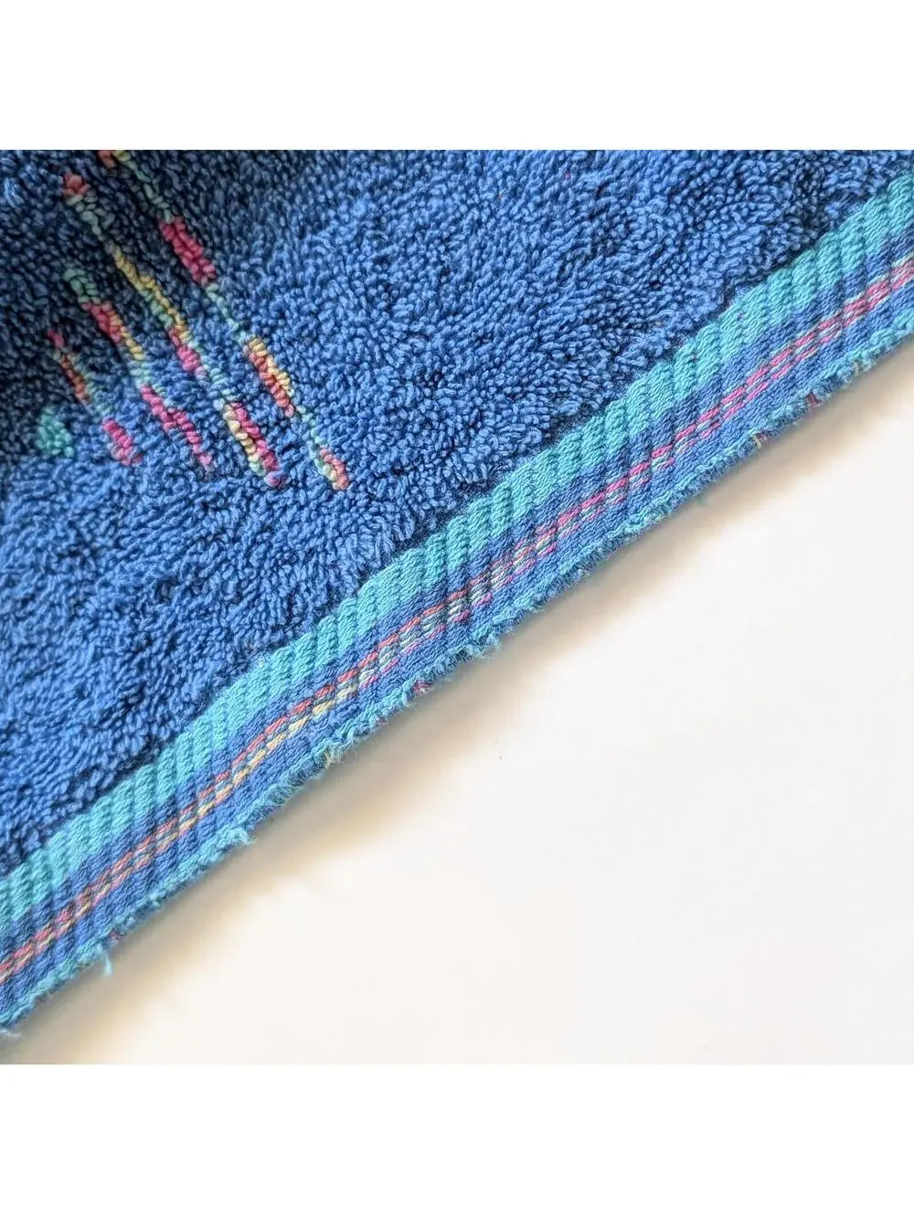 1980s Vintage Fieldcrest Bath Towel with Vivid Blue Postmodern Pattern